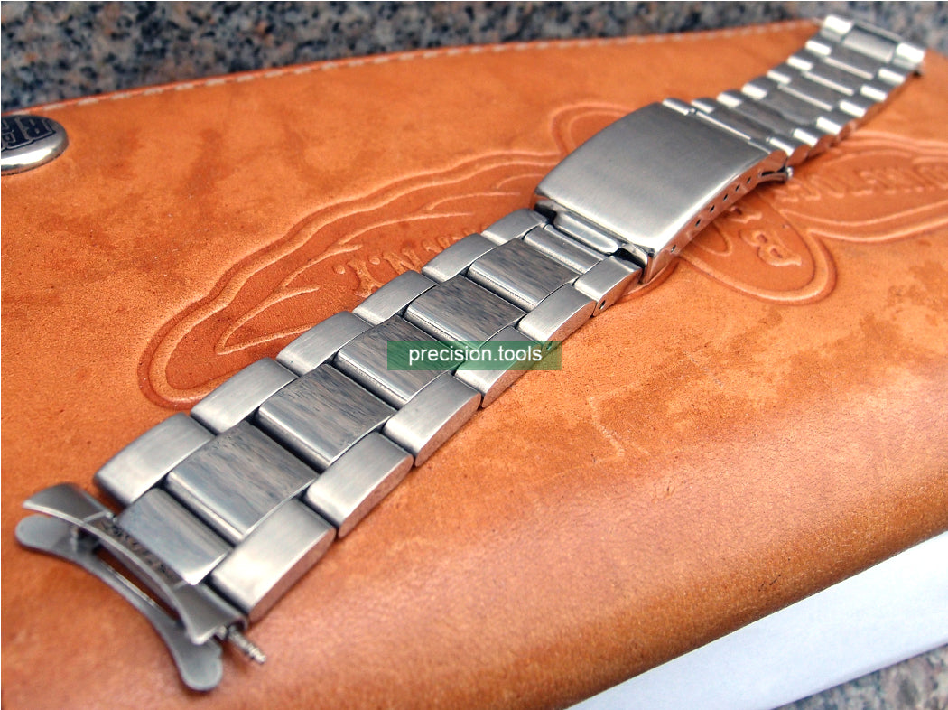 18mm。Oyster 型。 完璧にフィットするほぼヴィンテージの腕時計 。ステンレス鋼 。磨かれた表面。 交換用時計バンド 。 社外品