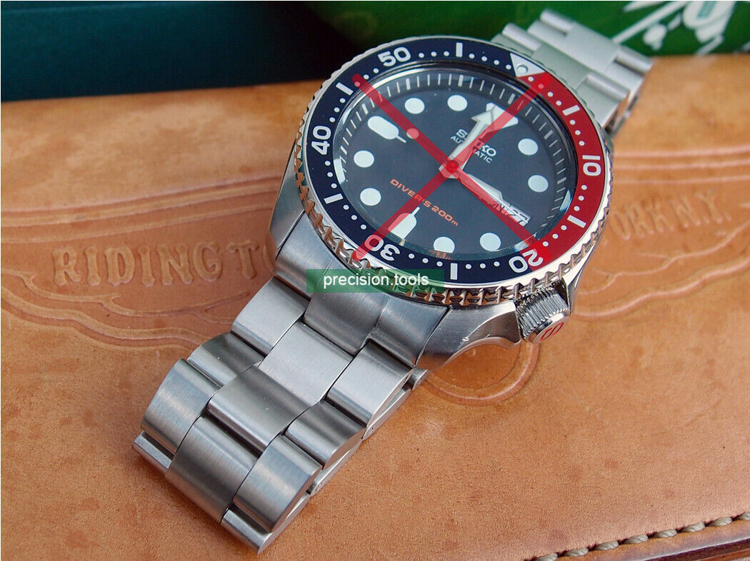 Seiko SKX007 Solid Stainless Steel Bracelet-05