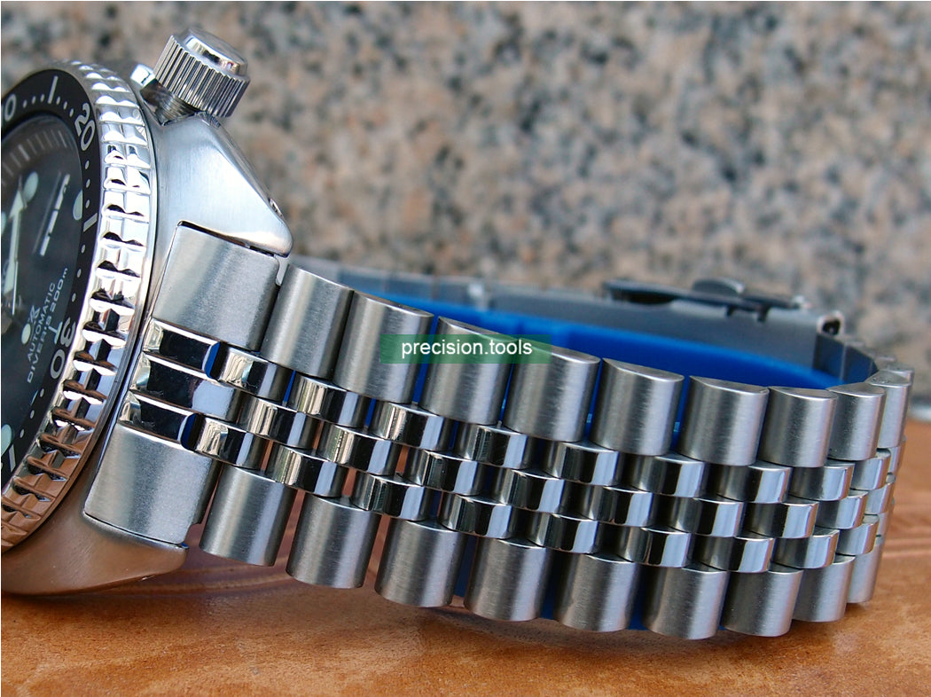 銀禧型 ジュビリー 。 完璧にマッチ Seiko SRP773 775 777 ステンレス鋼 。ダブルロック腕時計のバックル。 交換用時計バンド 。 社外品