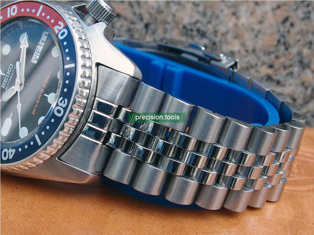 銀禧型 ジュビリー 。 完璧にマッチ Seiko SKX013 SKX015 ステンレス鋼 。ダブルロック腕時計のバックル。 交換用時計バンド 。 社外品
