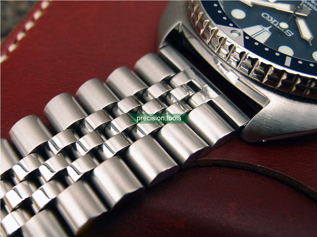 銀禧型 ジュビリー 。 完璧にマッチ 22mmの腕時計のラグに。 ステンレス鋼 。 交換用時計ブレスレット。 社外品
